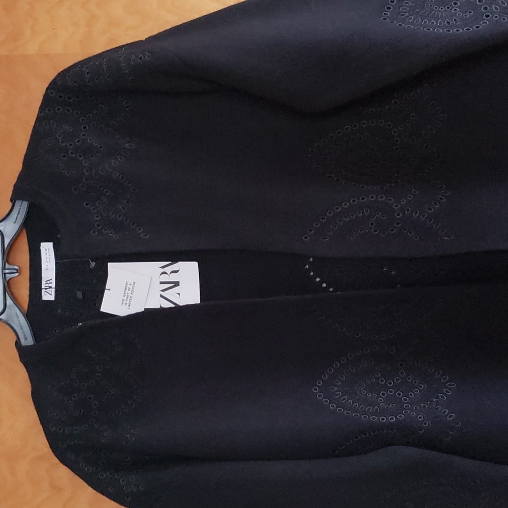 ZARA Limited Edition Eyelet Detail Heavy Knit Coat - Picture 9 of 16